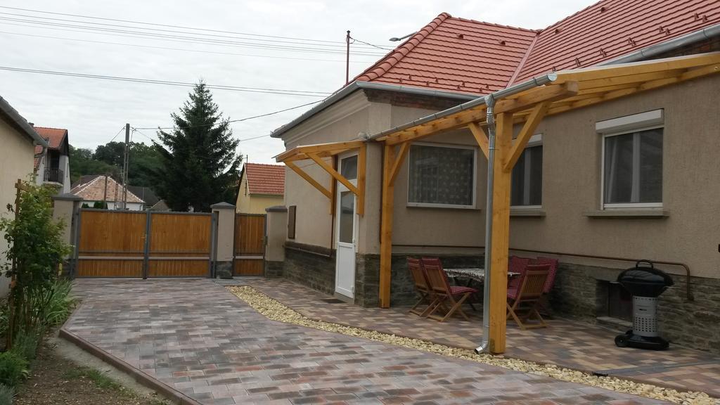 Fagyoengy Apartment Sarvar Exterior photo